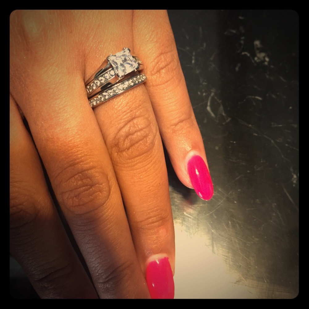 Women’s wedding ring set